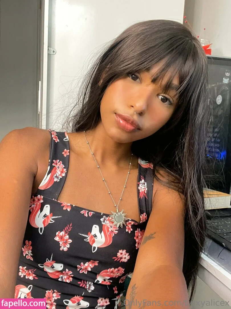 tinxyalicex Onlyfans Photo Gallery 