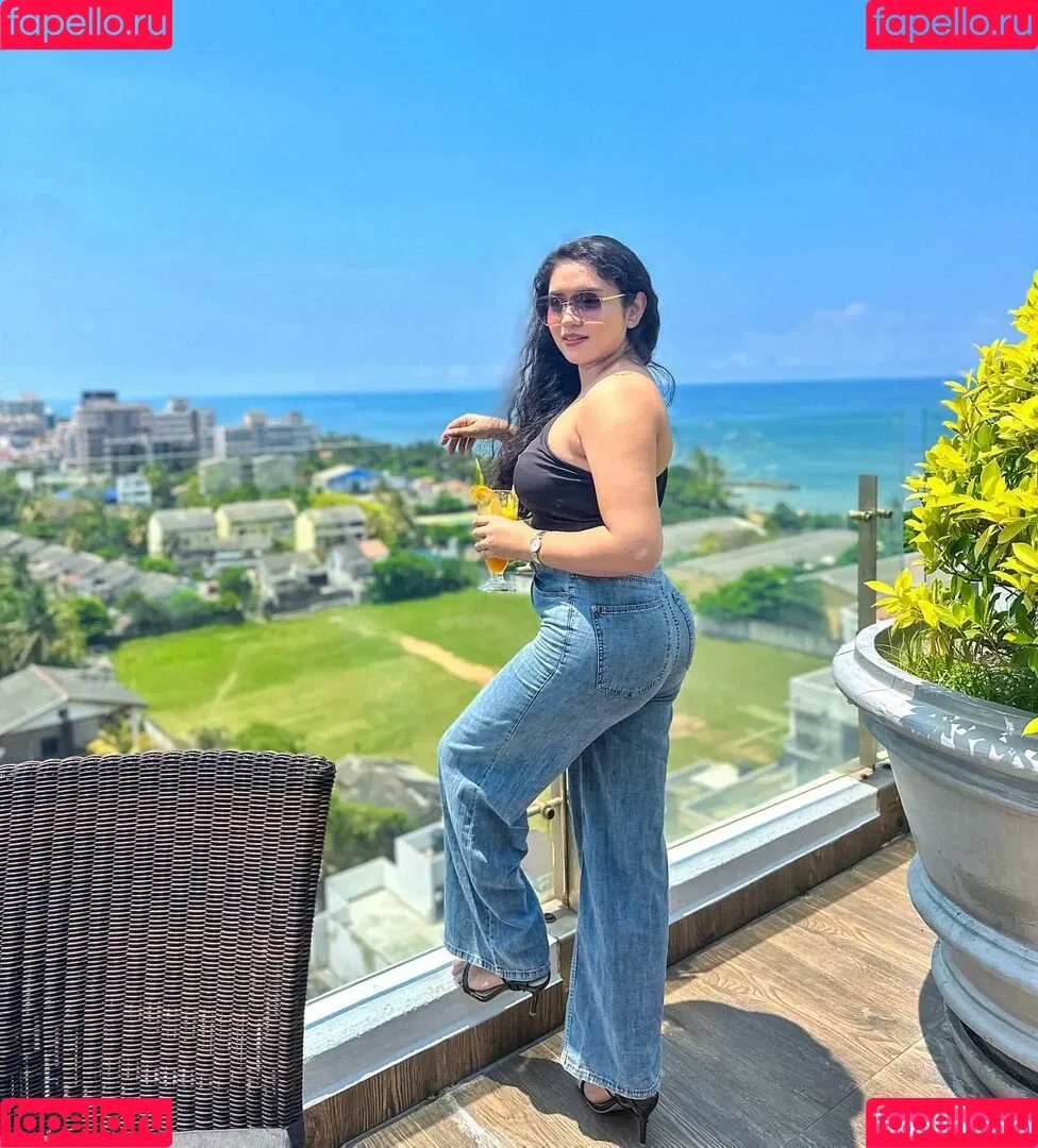 Nimesha Jayarathne Onlyfans Photo Gallery 
