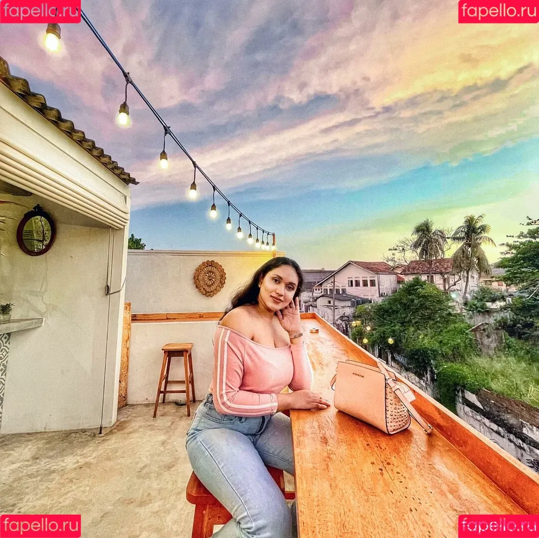 Nimesha Jayarathne Onlyfans Photo Gallery 