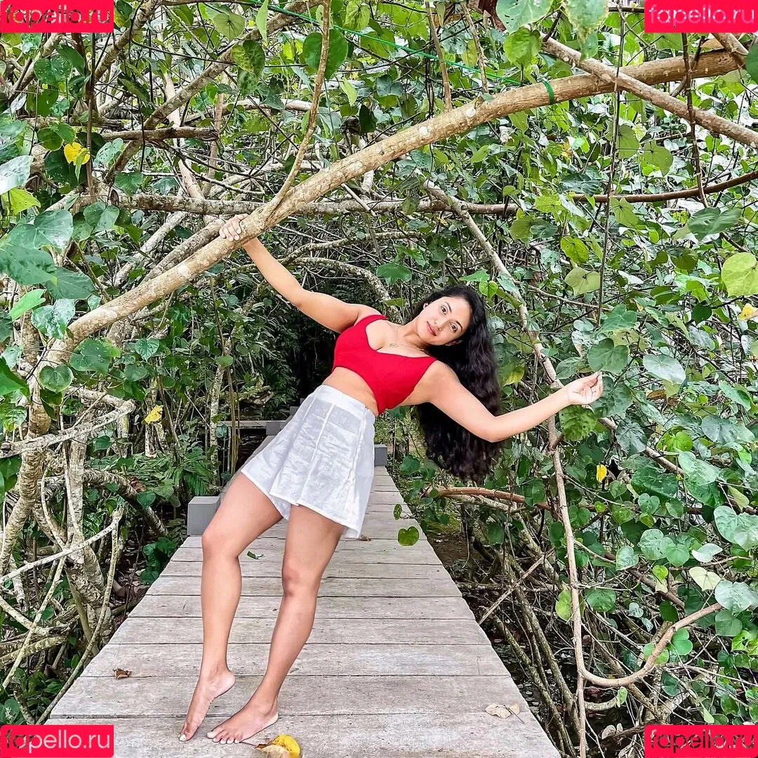 Nimesha Jayarathne Onlyfans Photo Gallery 
