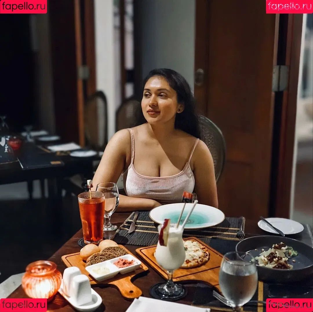 Nimesha Jayarathne Onlyfans Photo Gallery 