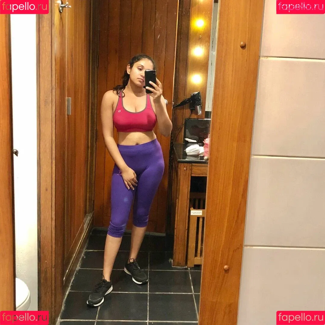 Nimesha Jayarathne Onlyfans Photo Gallery 