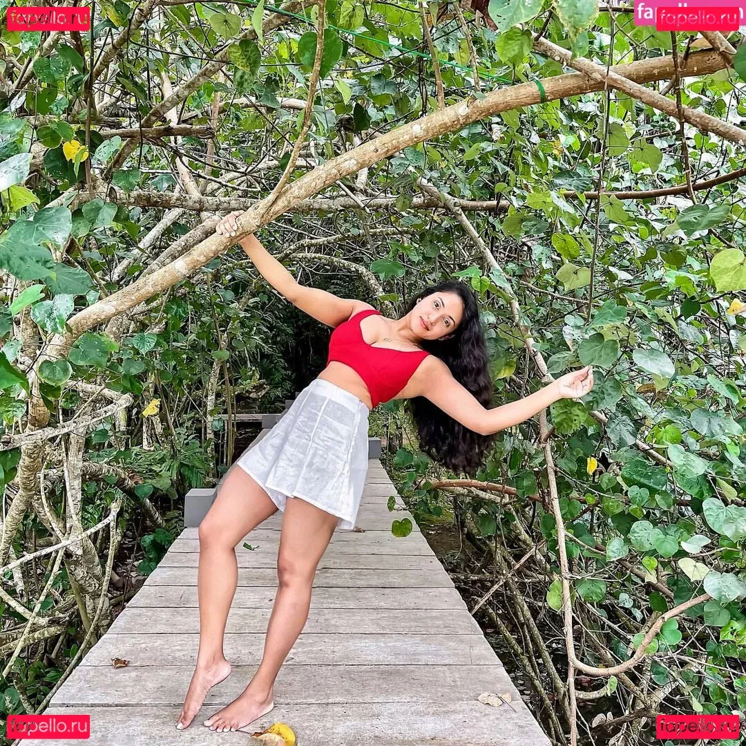 Nimesha Jayarathne Onlyfans Photo Gallery 