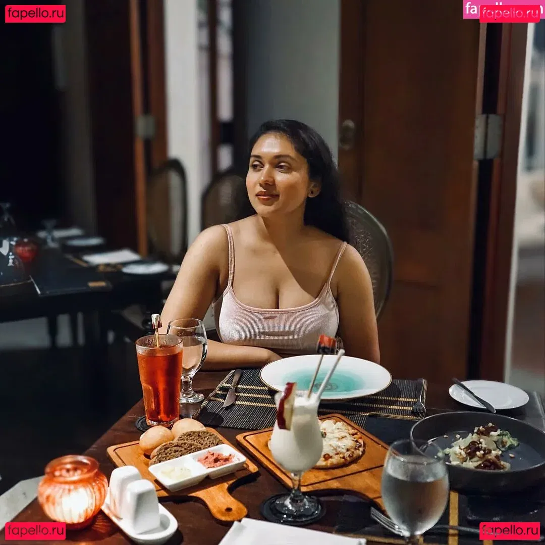 Nimesha Jayarathne Onlyfans Photo Gallery 