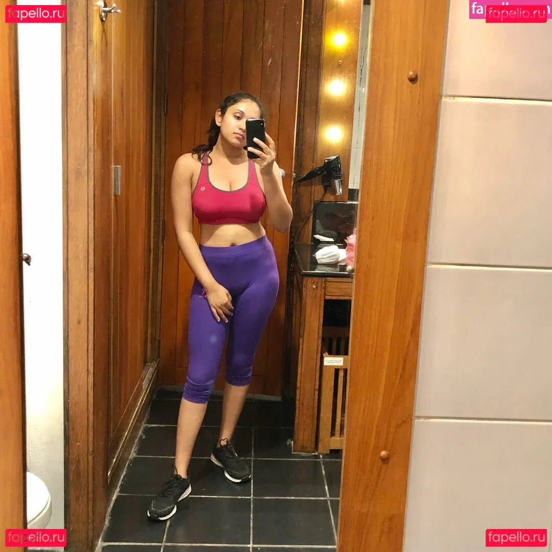 Nimesha Jayarathne Onlyfans Photo Gallery 
