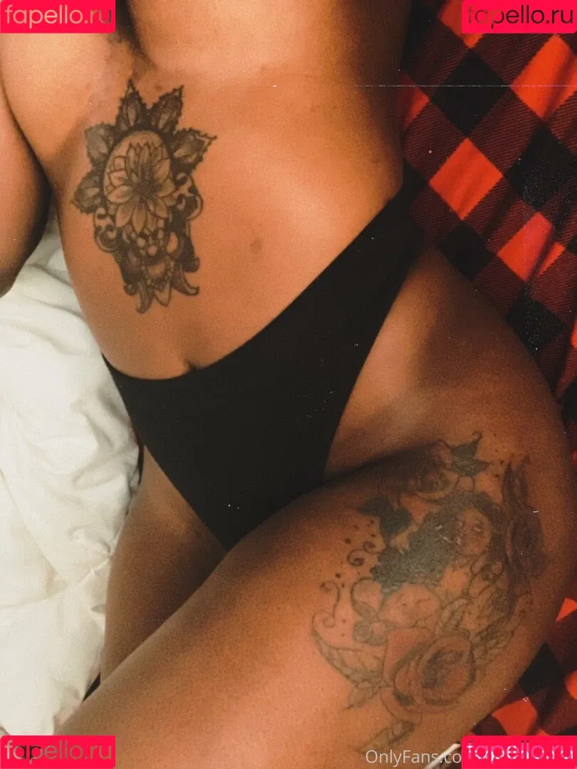 crushvelvet Onlyfans Photo Gallery 