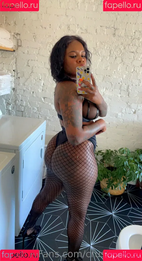 crushvelvet Onlyfans Photo Gallery 