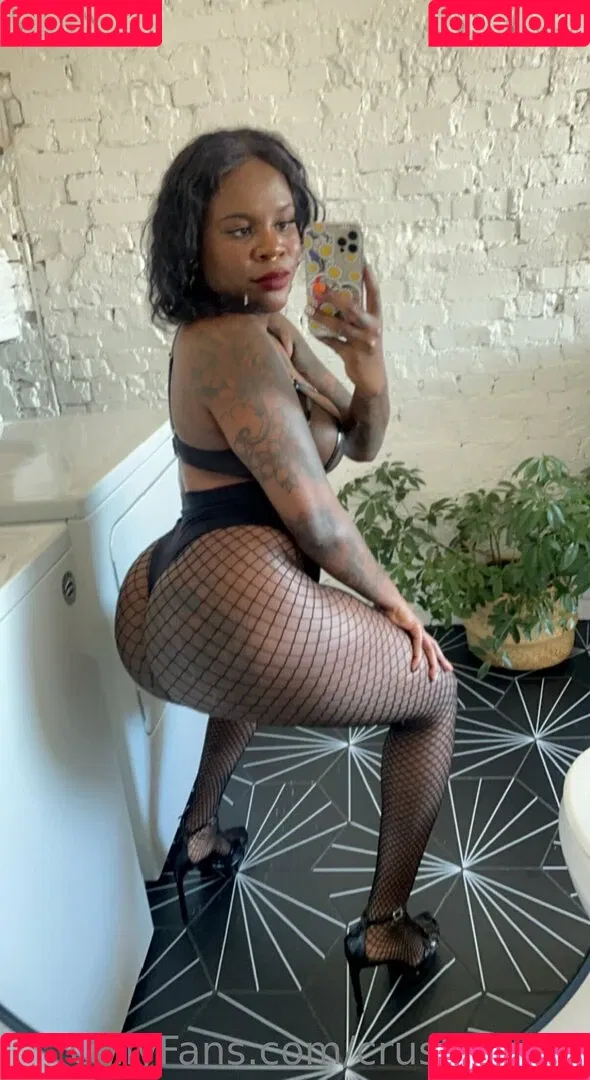 crushvelvet Onlyfans Photo Gallery 