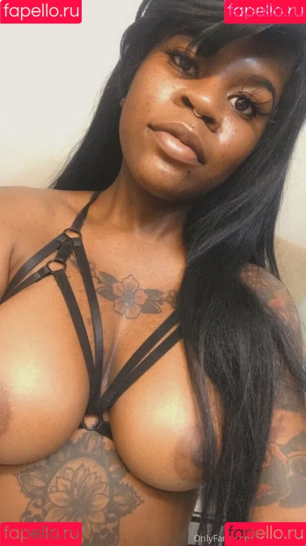 crushvelvet Onlyfans Photo Gallery 