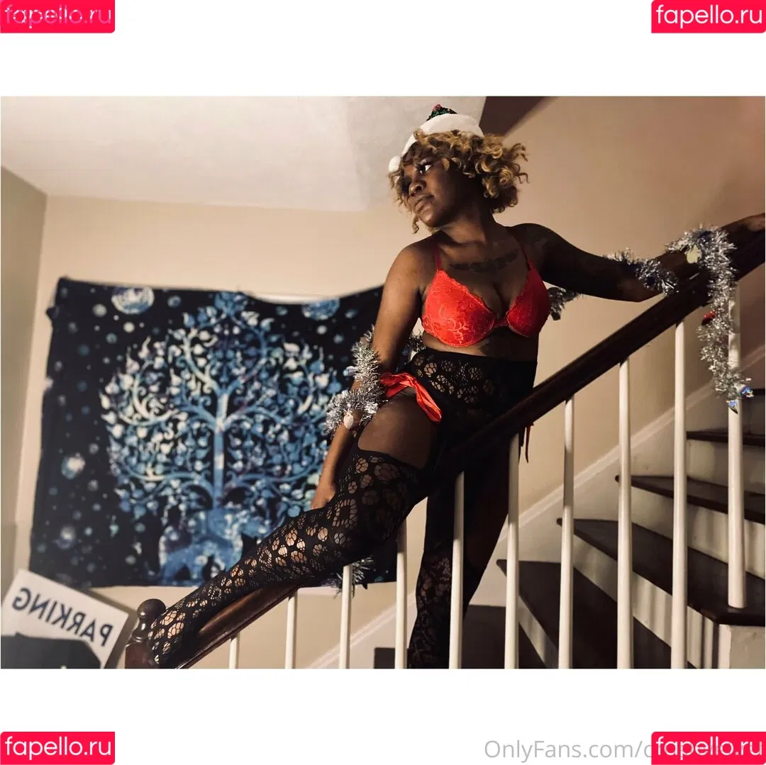 crushvelvet Onlyfans Photo Gallery 
