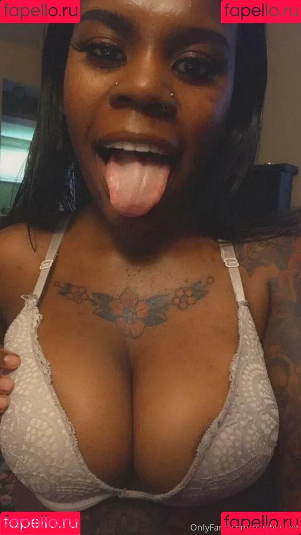 crushvelvet Onlyfans Photo Gallery 