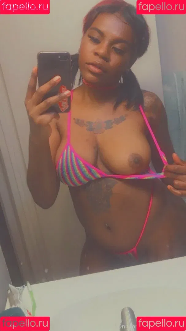 crushvelvet Onlyfans Photo Gallery 