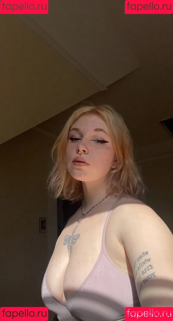 Izzyisdying Onlyfans Photo Gallery 
