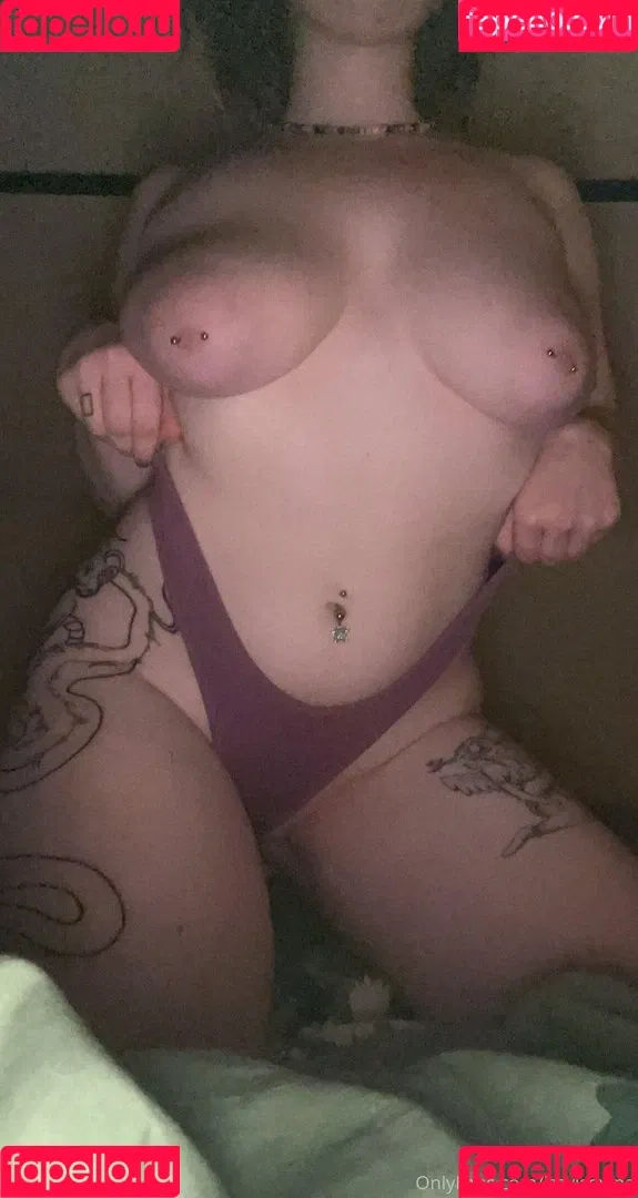 Izzyisdying Onlyfans Photo Gallery 