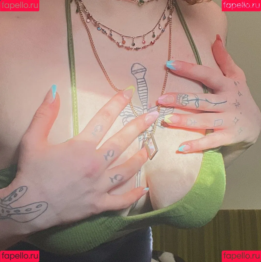 Izzyisdying Onlyfans Photo Gallery 