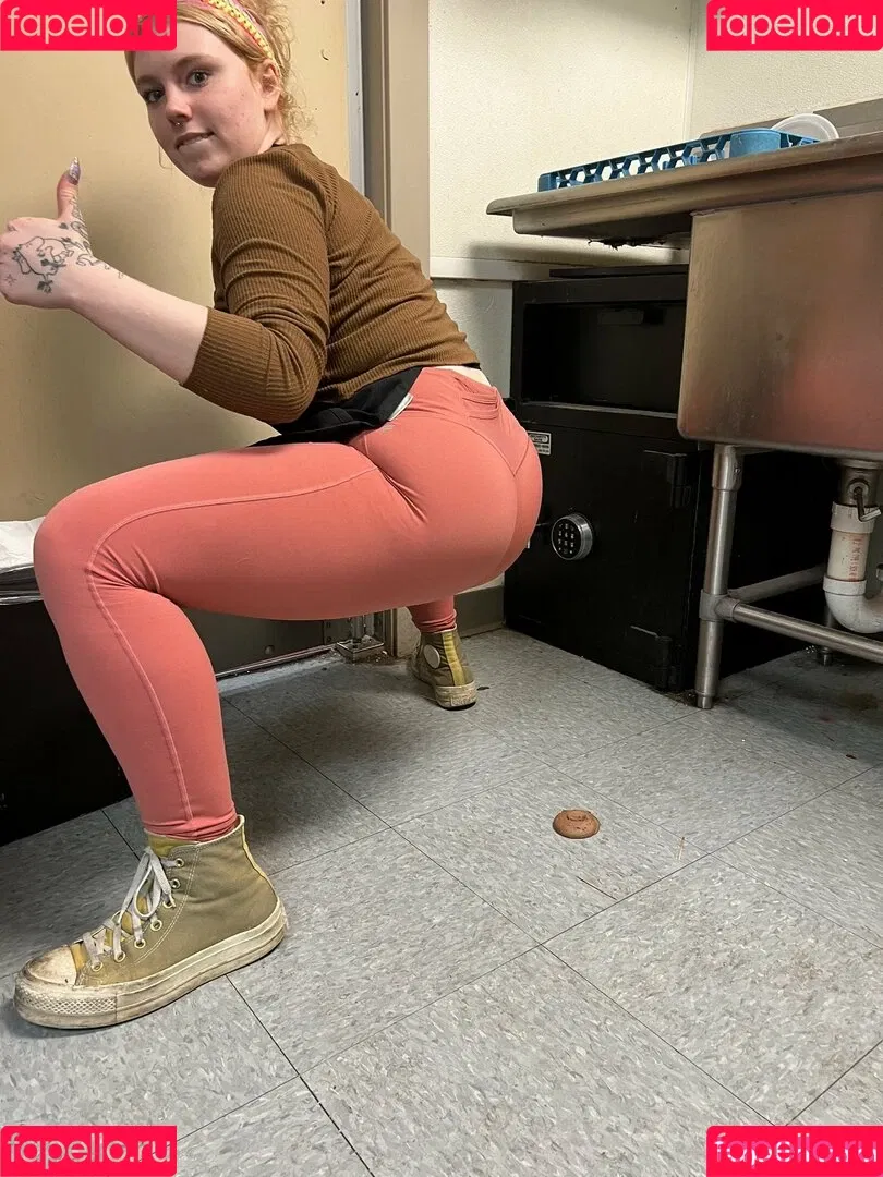 Izzyisdying Onlyfans Photo Gallery 