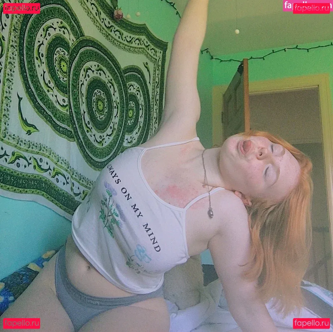 Izzyisdying Onlyfans Photo Gallery 