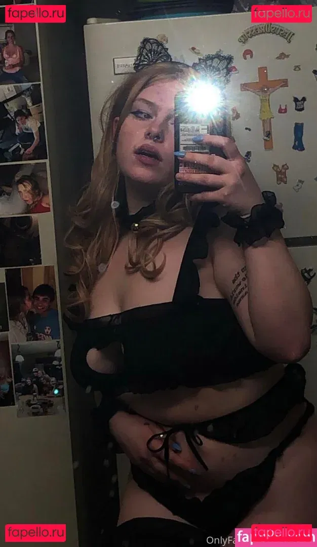 Izzyisdying Onlyfans Photo Gallery 