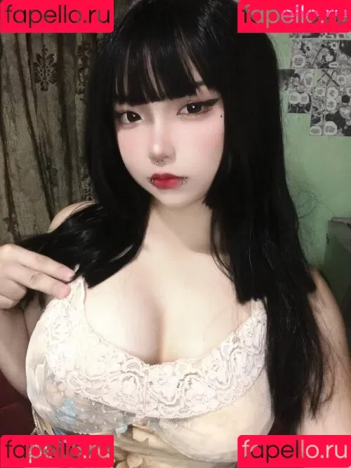 miraaamiku Onlyfans Photo Gallery 