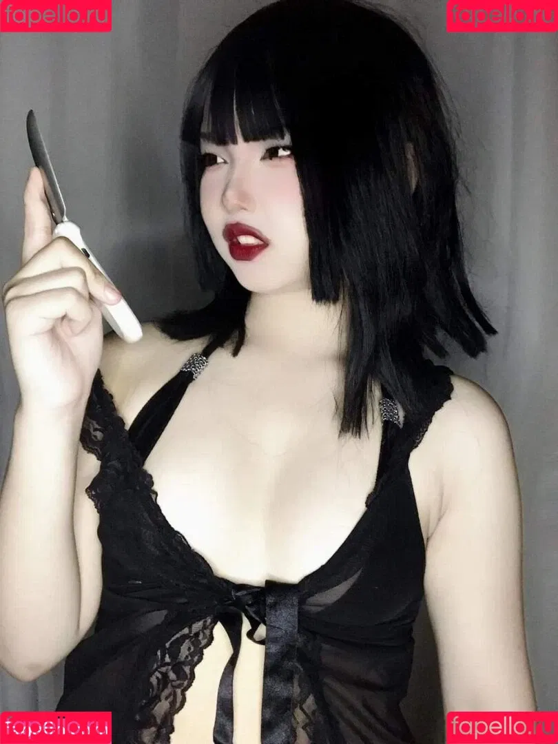 miraaamiku Onlyfans Photo Gallery 