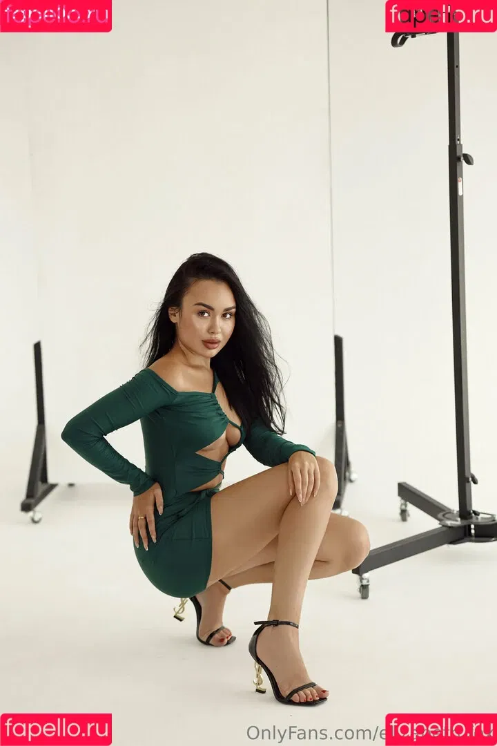 Elizabeth Fox Onlyfans Photo Gallery 