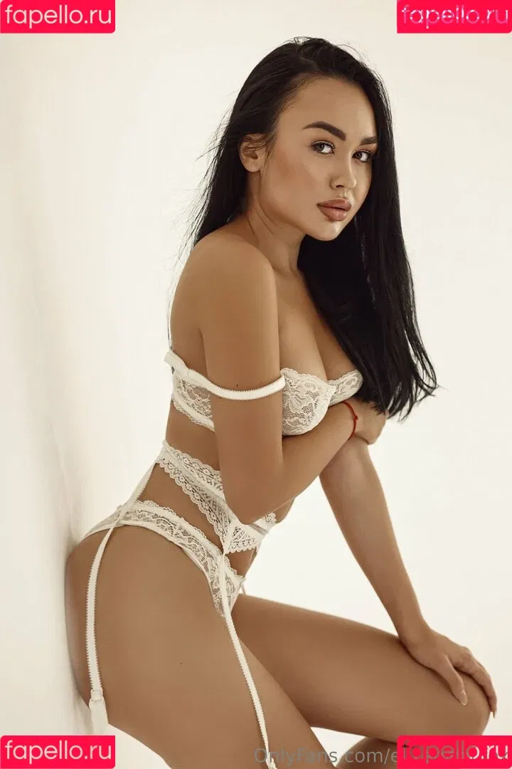 Elizabeth Fox Onlyfans Photo Gallery 
