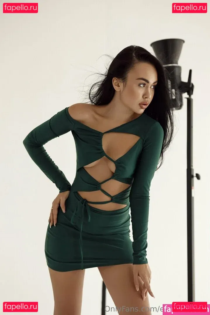 Elizabeth Fox Onlyfans Photo Gallery 