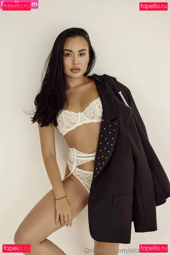 Elizabeth Fox Onlyfans Photo Gallery 