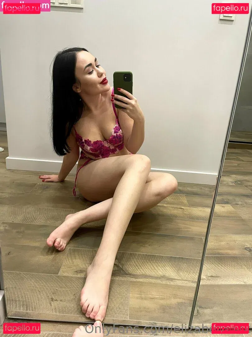 Elizabeth Fox Onlyfans Photo Gallery 