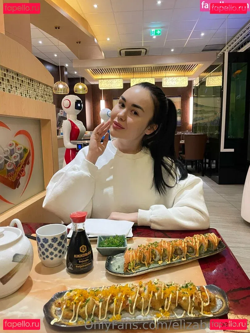 Elizabeth Fox Onlyfans Photo Gallery 