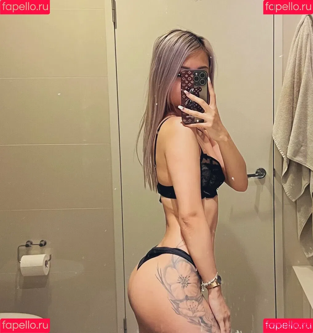 Gina Nguyen Onlyfans Photo Gallery 