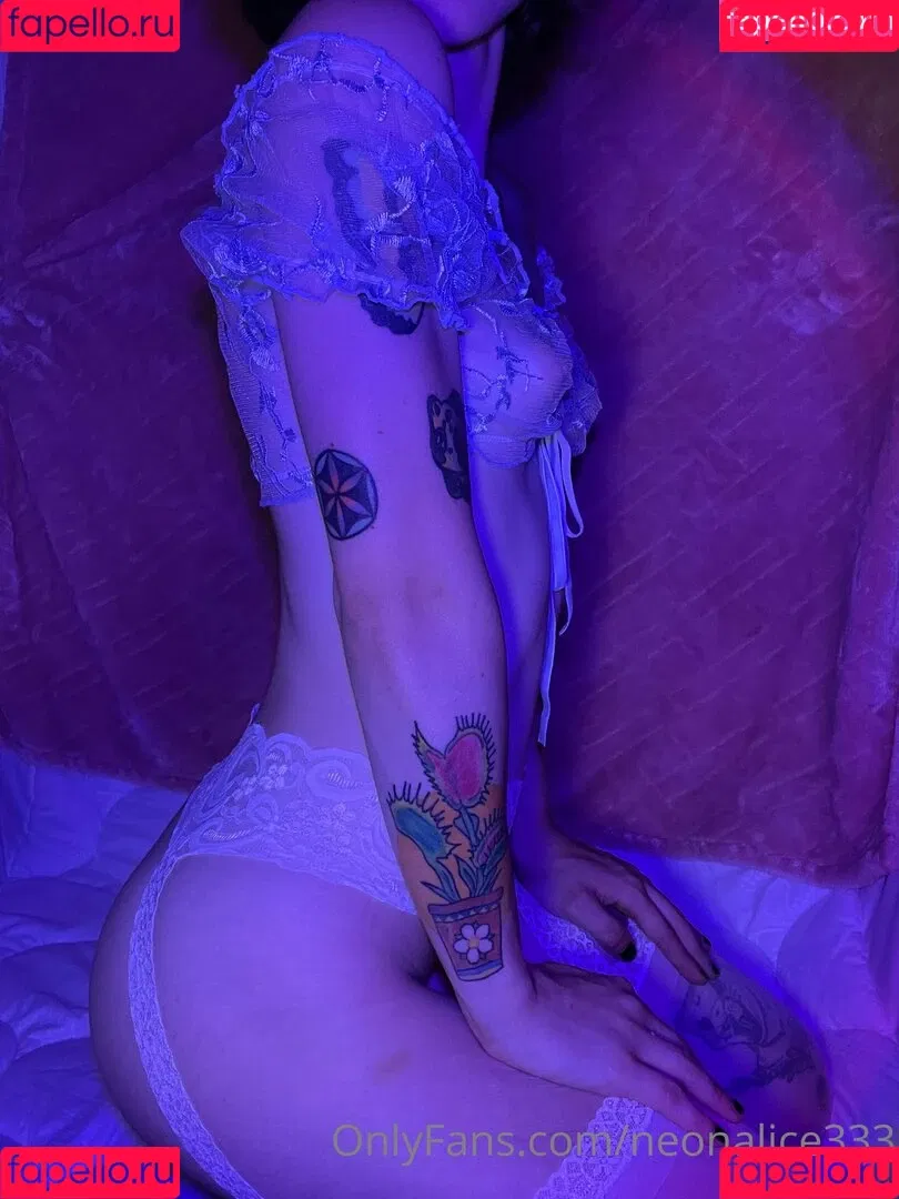 neonalice333 Onlyfans Photo Gallery 