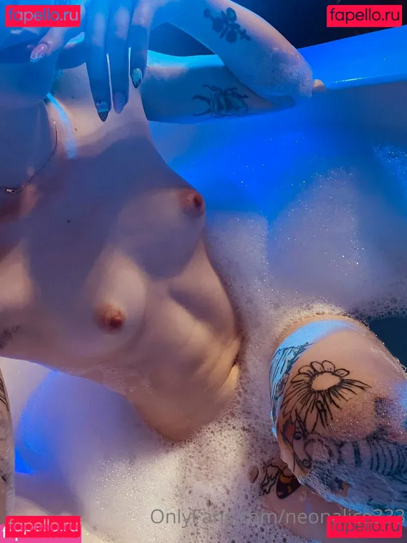neonalice333 Onlyfans Photo Gallery 