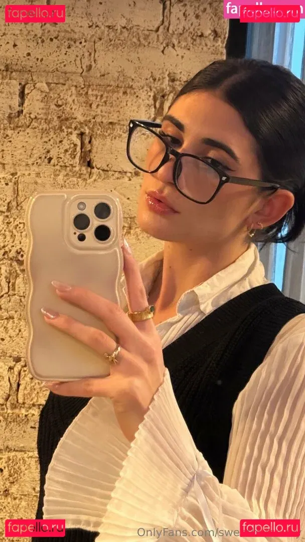 sweetbutsavvy Onlyfans Photo Gallery 