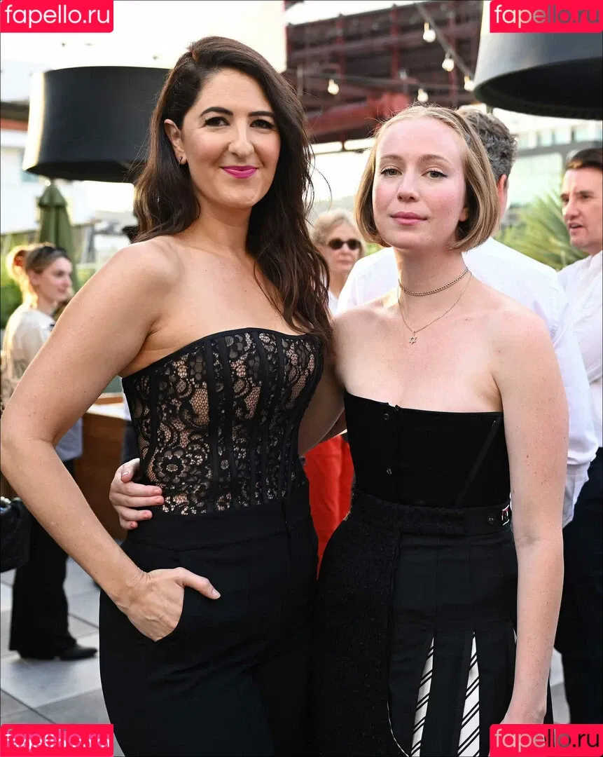 D'Arcy Carden Onlyfans Photo Gallery 