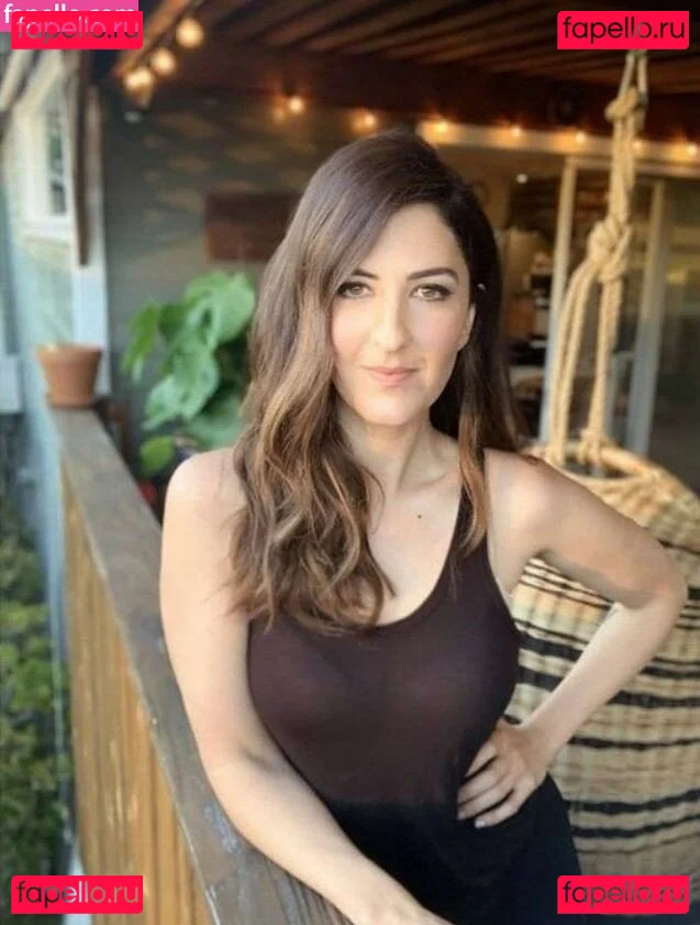 D'Arcy Carden Onlyfans Photo Gallery 