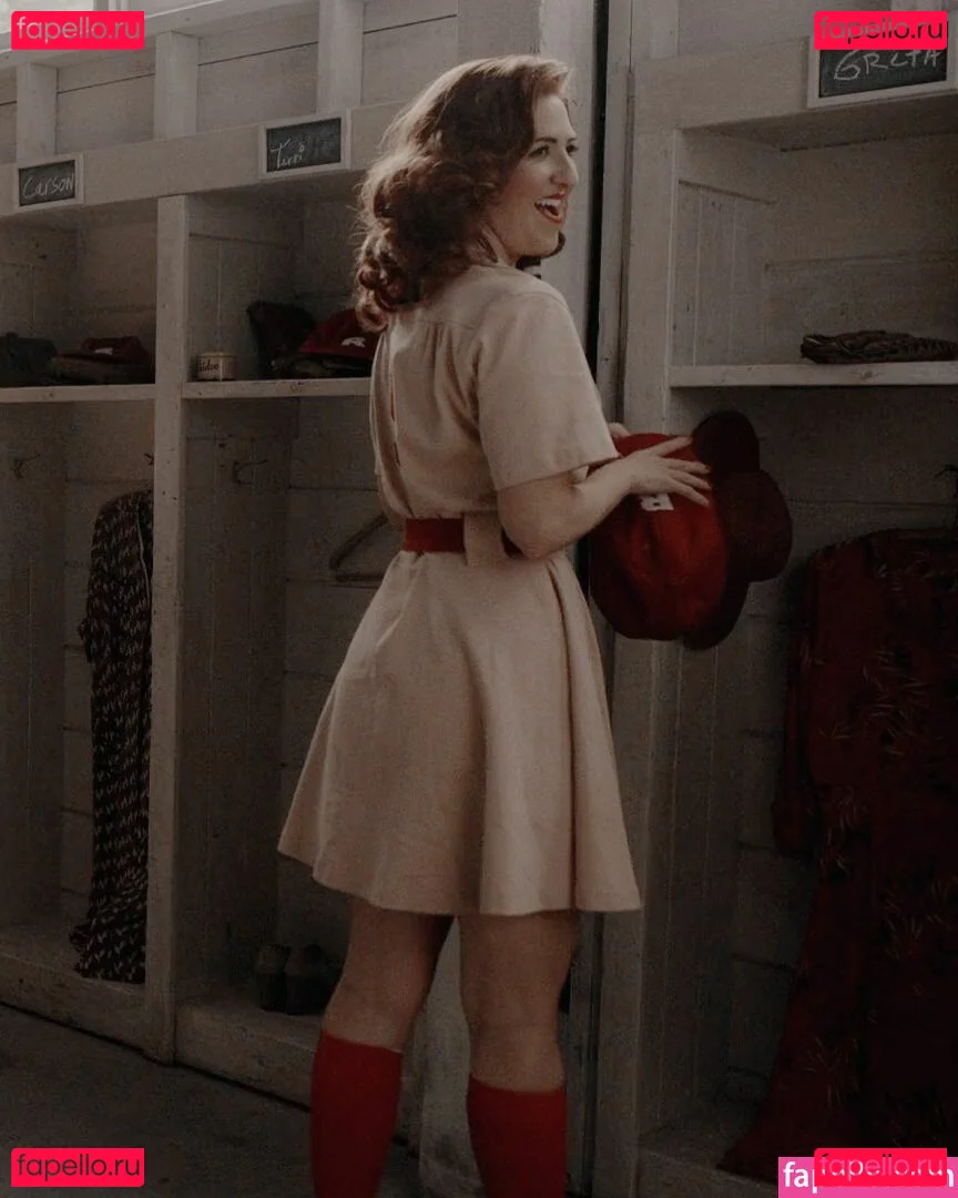 D'Arcy Carden Onlyfans Photo Gallery 