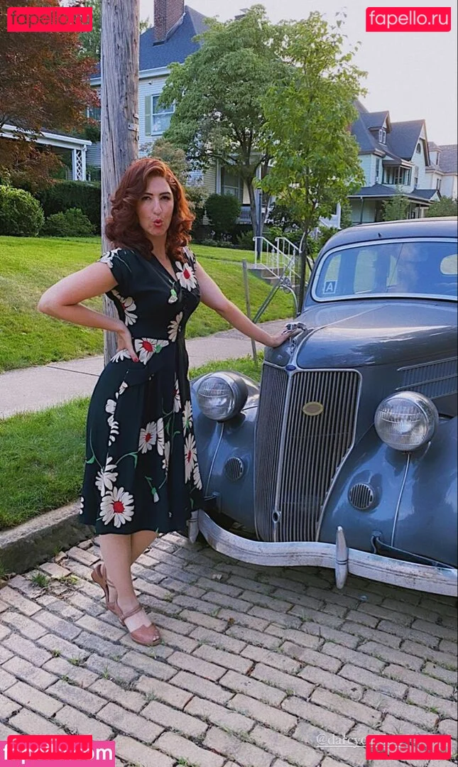 D'Arcy Carden Onlyfans Photo Gallery 