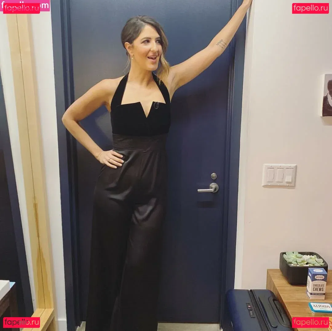 D'Arcy Carden Onlyfans Photo Gallery 