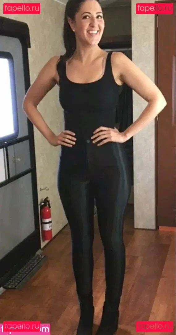 D'Arcy Carden Onlyfans Photo Gallery 