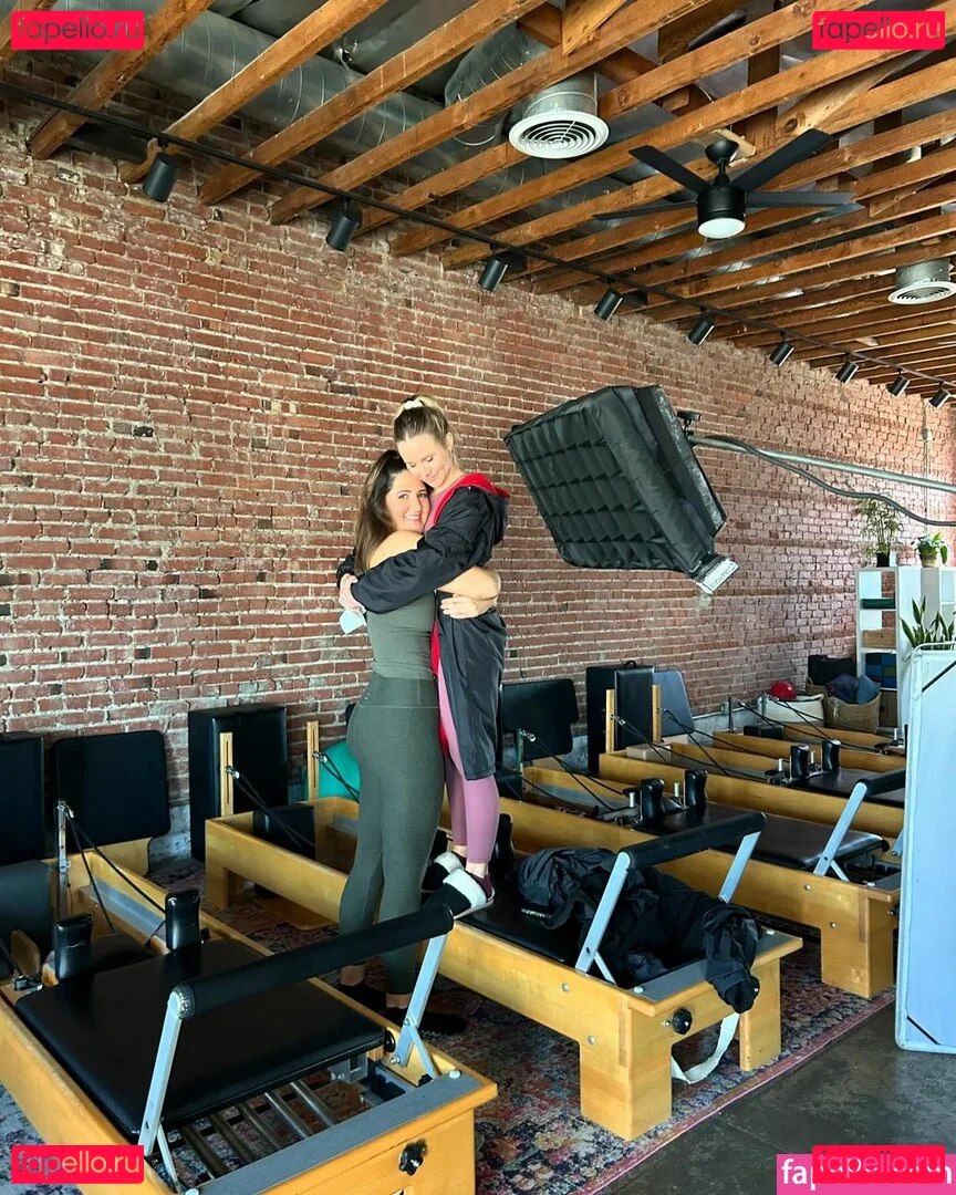 D'Arcy Carden Onlyfans Photo Gallery 