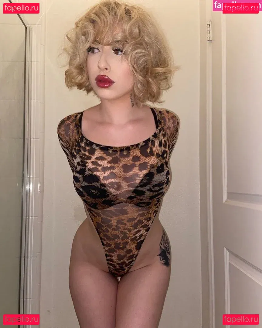 Holly Baby Onlyfans Photo Gallery 