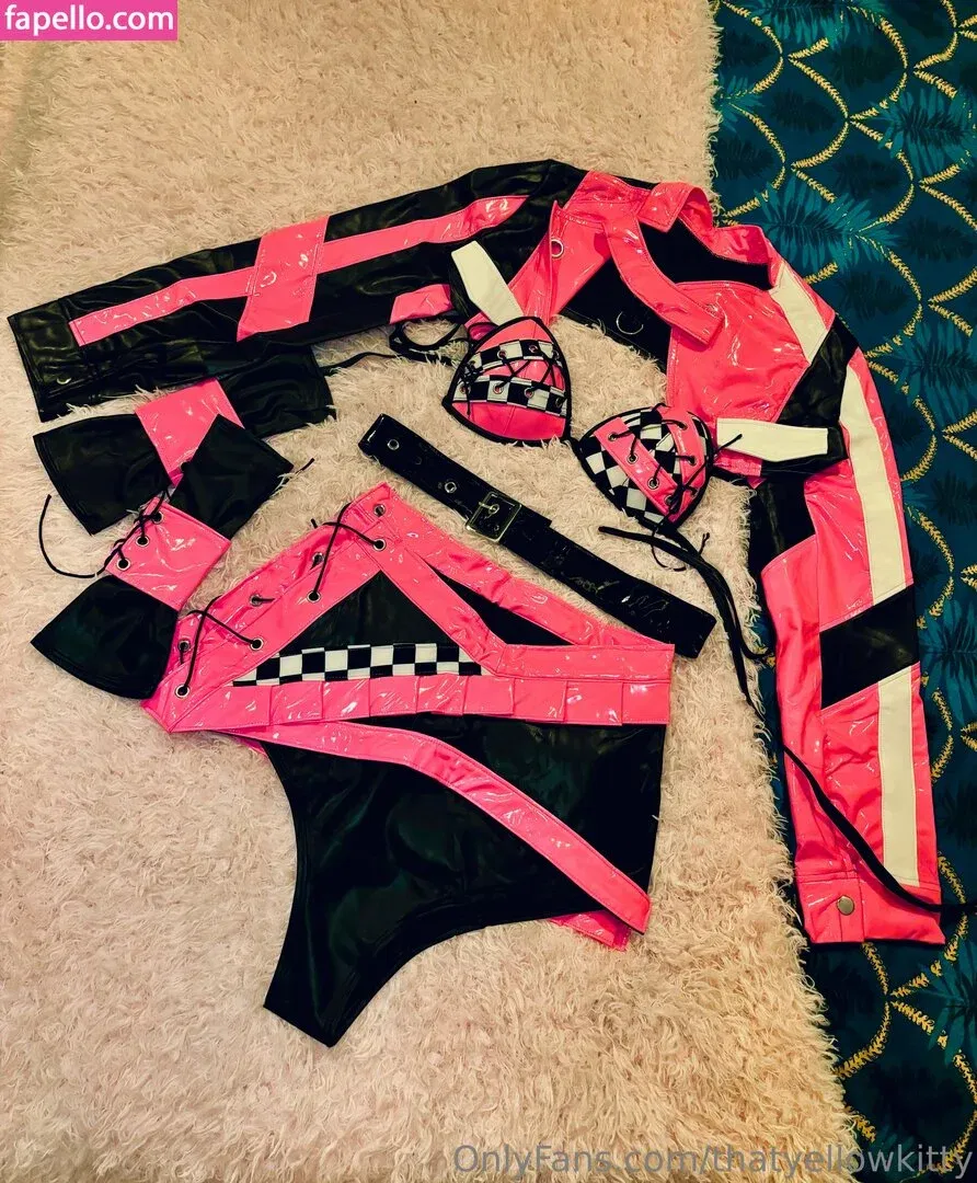 thatyellowkitty Onlyfans Photo Gallery 