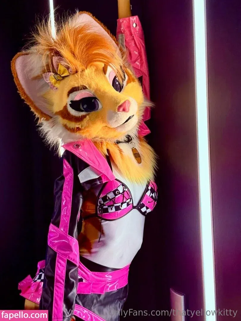 thatyellowkitty Onlyfans Photo Gallery 