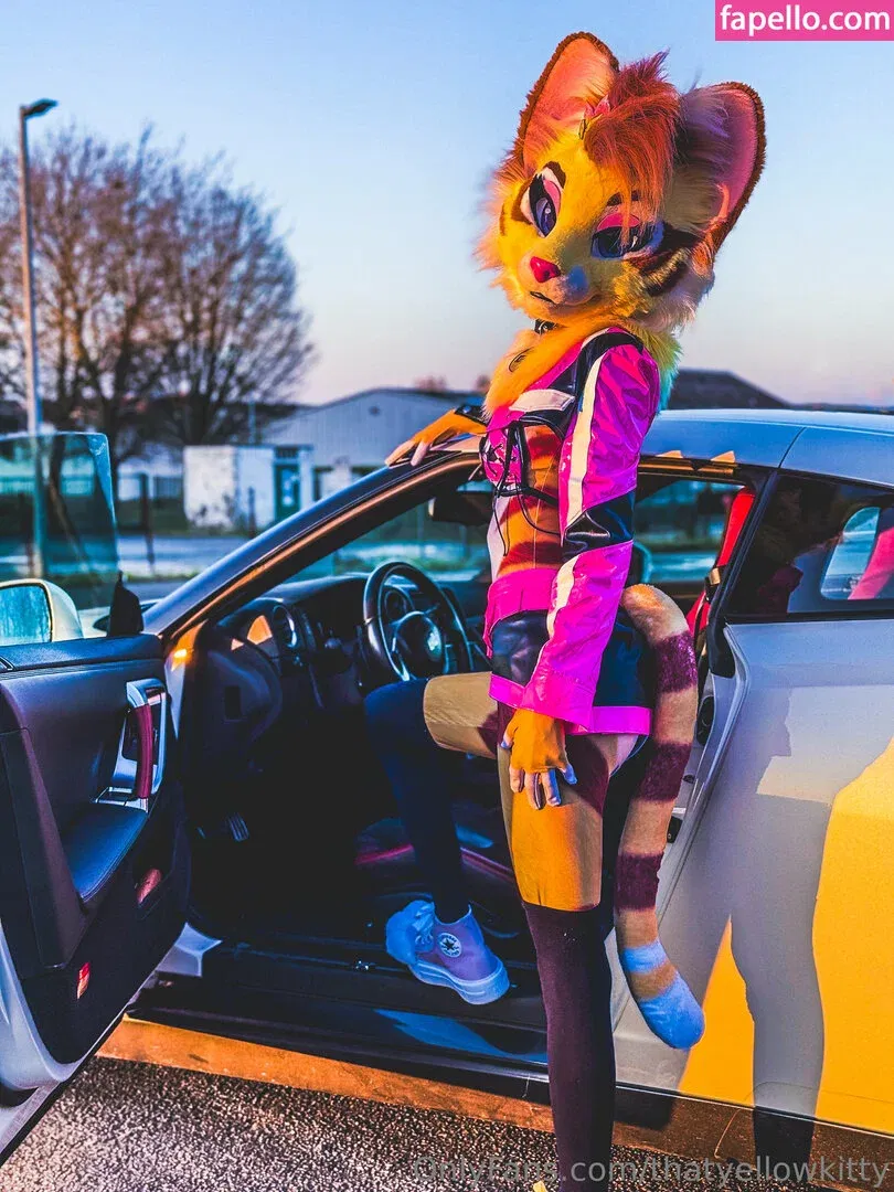 thatyellowkitty Onlyfans Photo Gallery 