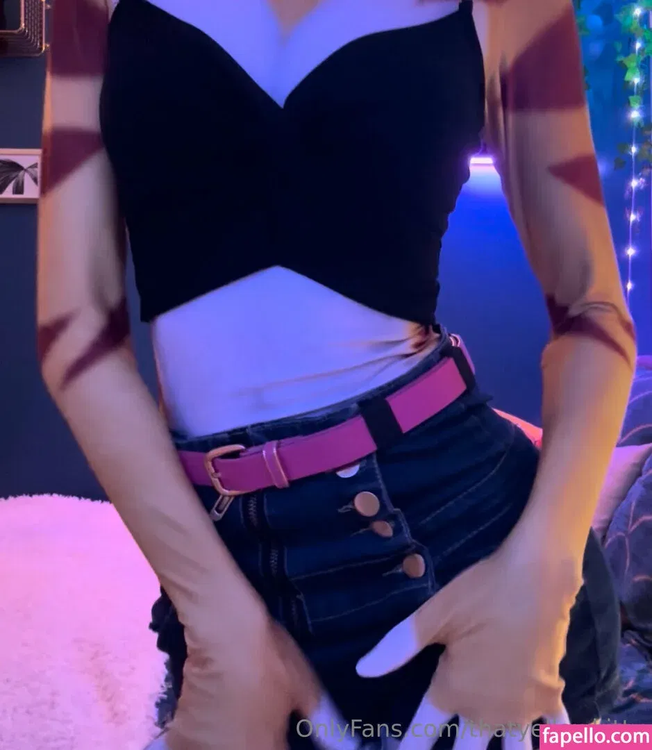 thatyellowkitty Onlyfans Photo Gallery 