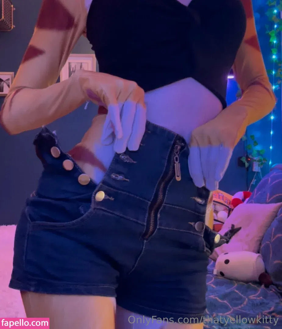 thatyellowkitty Onlyfans Photo Gallery 