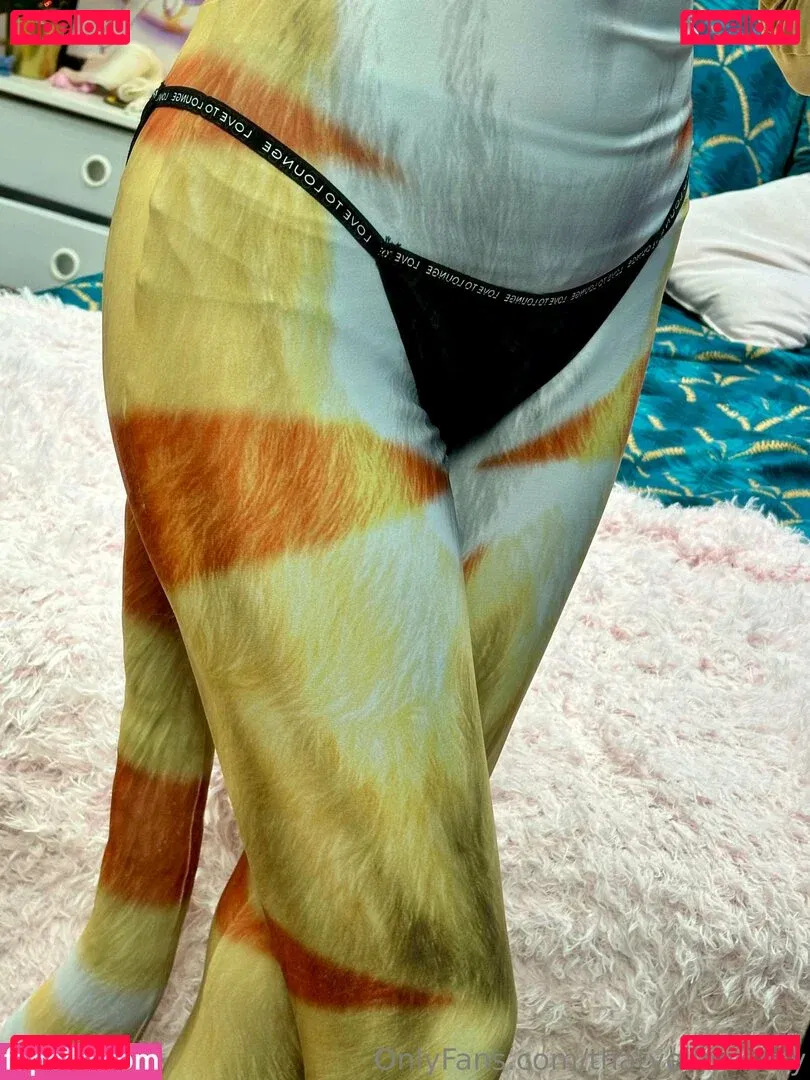 thatyellowkitty Onlyfans Photo Gallery 