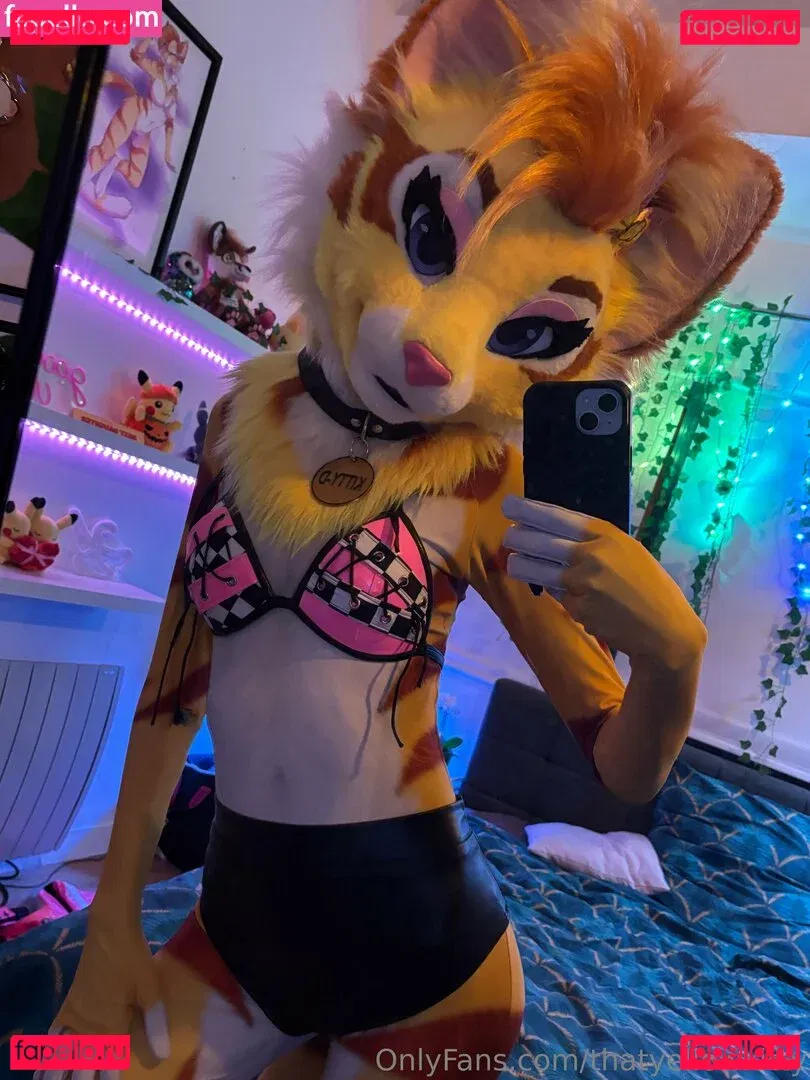 thatyellowkitty Onlyfans Photo Gallery 