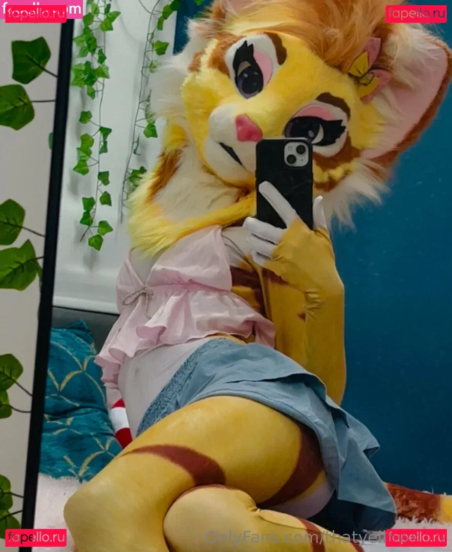 thatyellowkitty Onlyfans Photo Gallery 